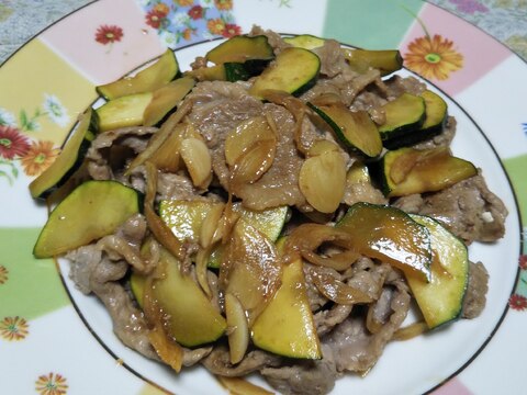 ズッキーニと豚肉のにんにく醤油炒め☆